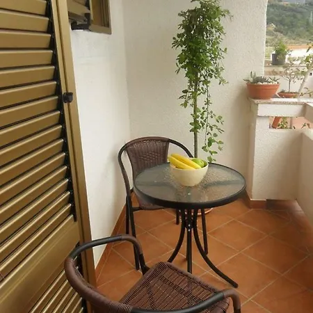 In Palit With Balcony, Wi-fi Pensión